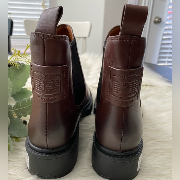 NWT COACH
Lyden Leather Chelsea Booties - Picture 8 of 12
